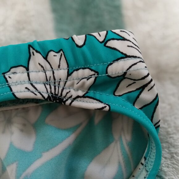 NEPTUNE DESIGNER SWIMBRIEF, SIZE SMALL, WHITE FLOWERS ON TEAL (Pre-Owned) - Picture 3 of 10
